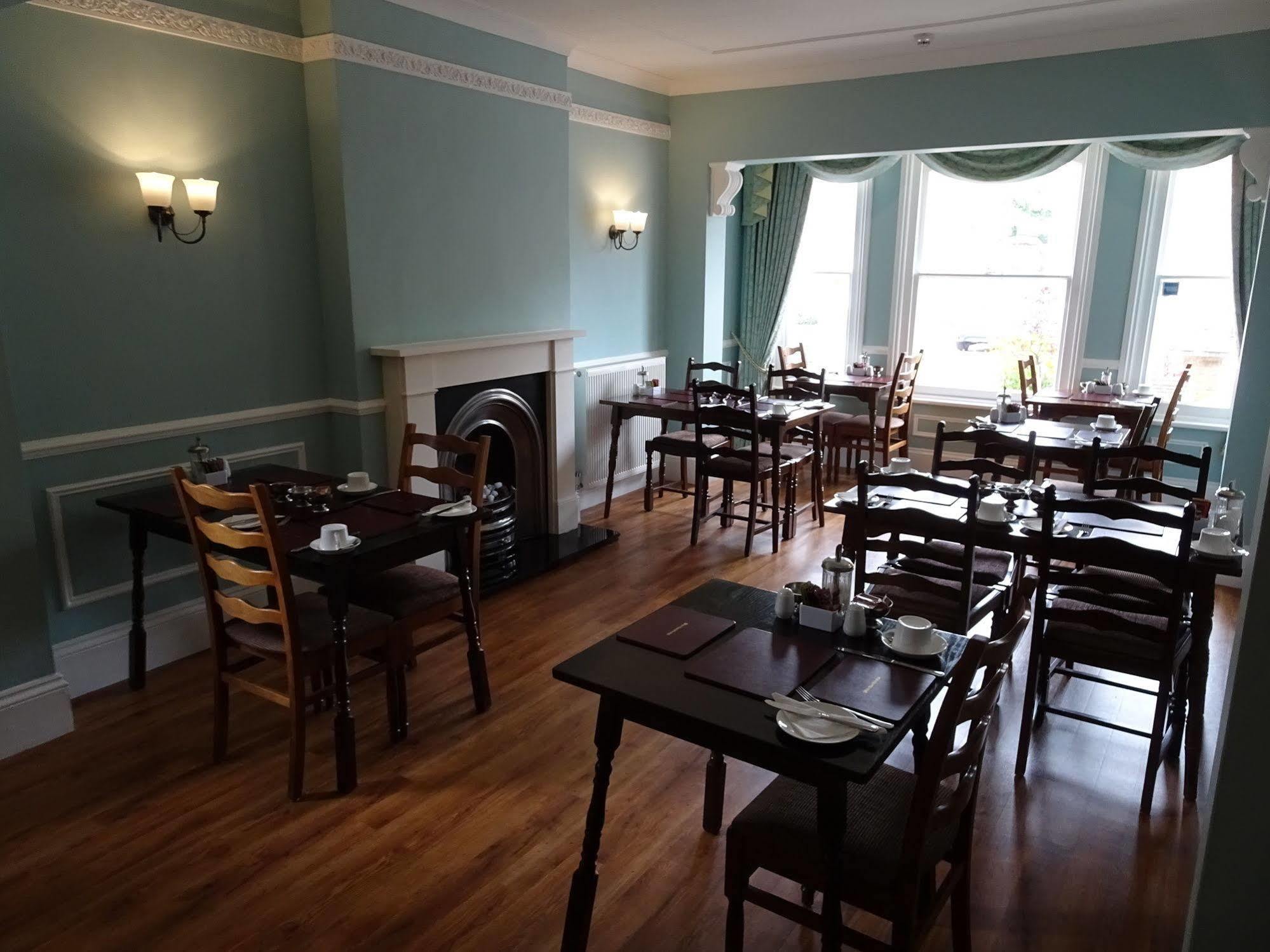 Fernbank Hotel Basingstoke Exterior photo