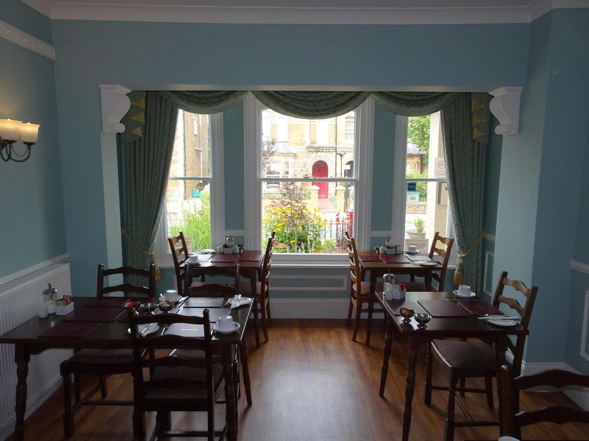 Fernbank Hotel Basingstoke Exterior photo